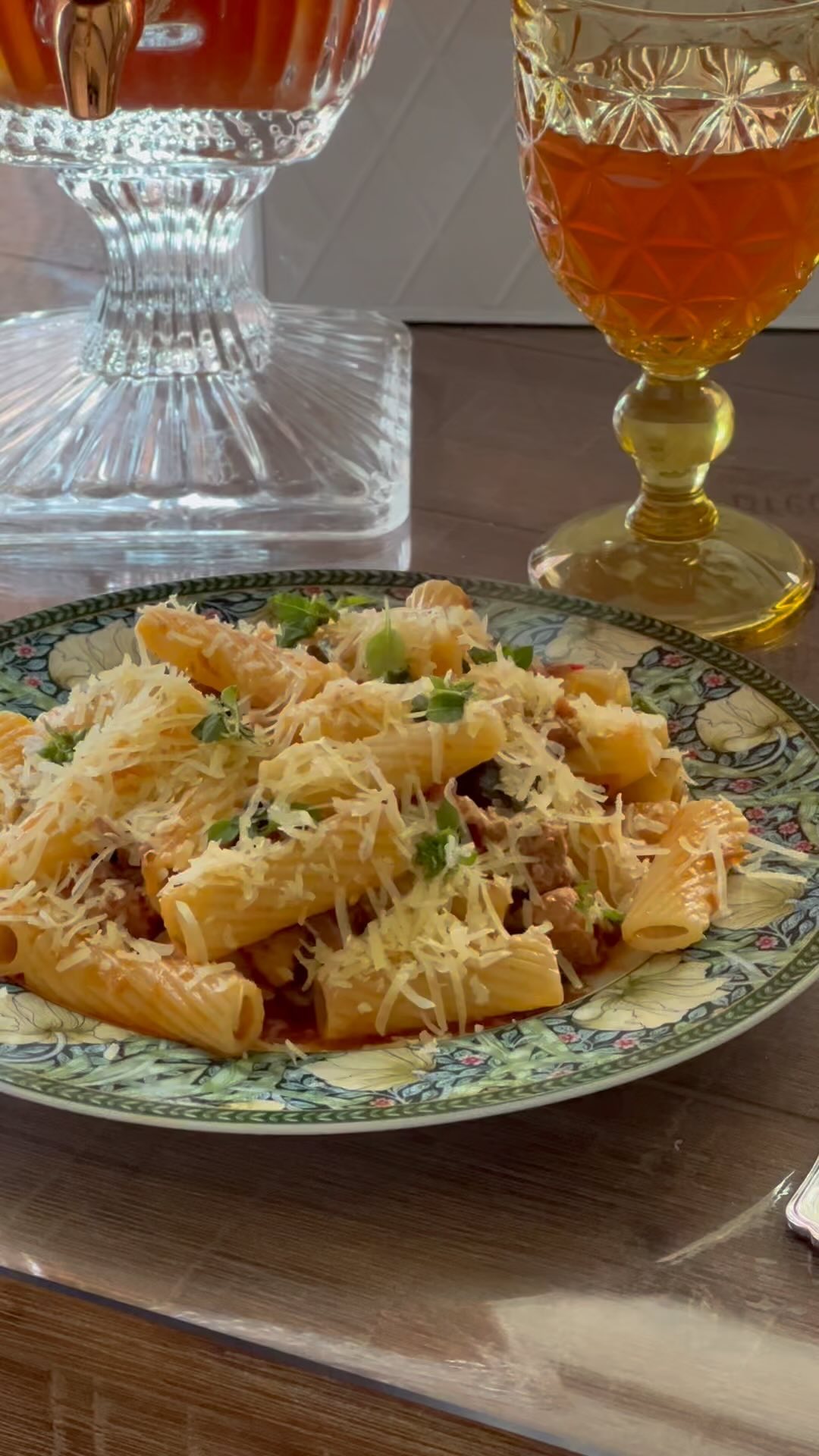 Паста с баклажанами и тушенкой