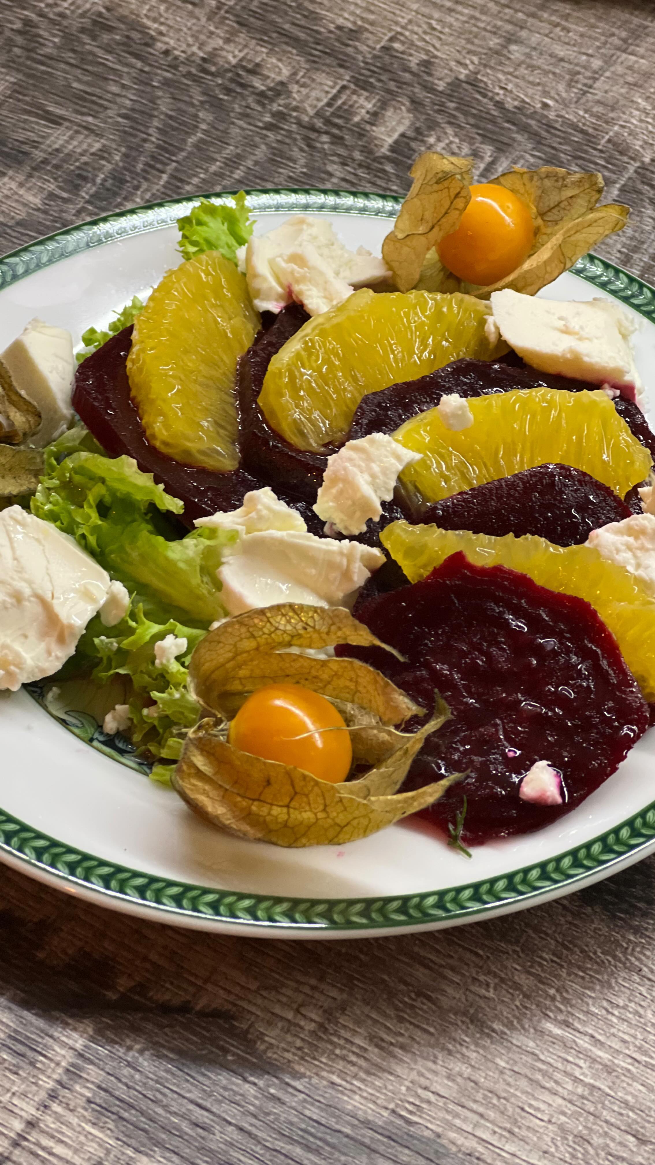 Свекольный салат с апельсином и фетой